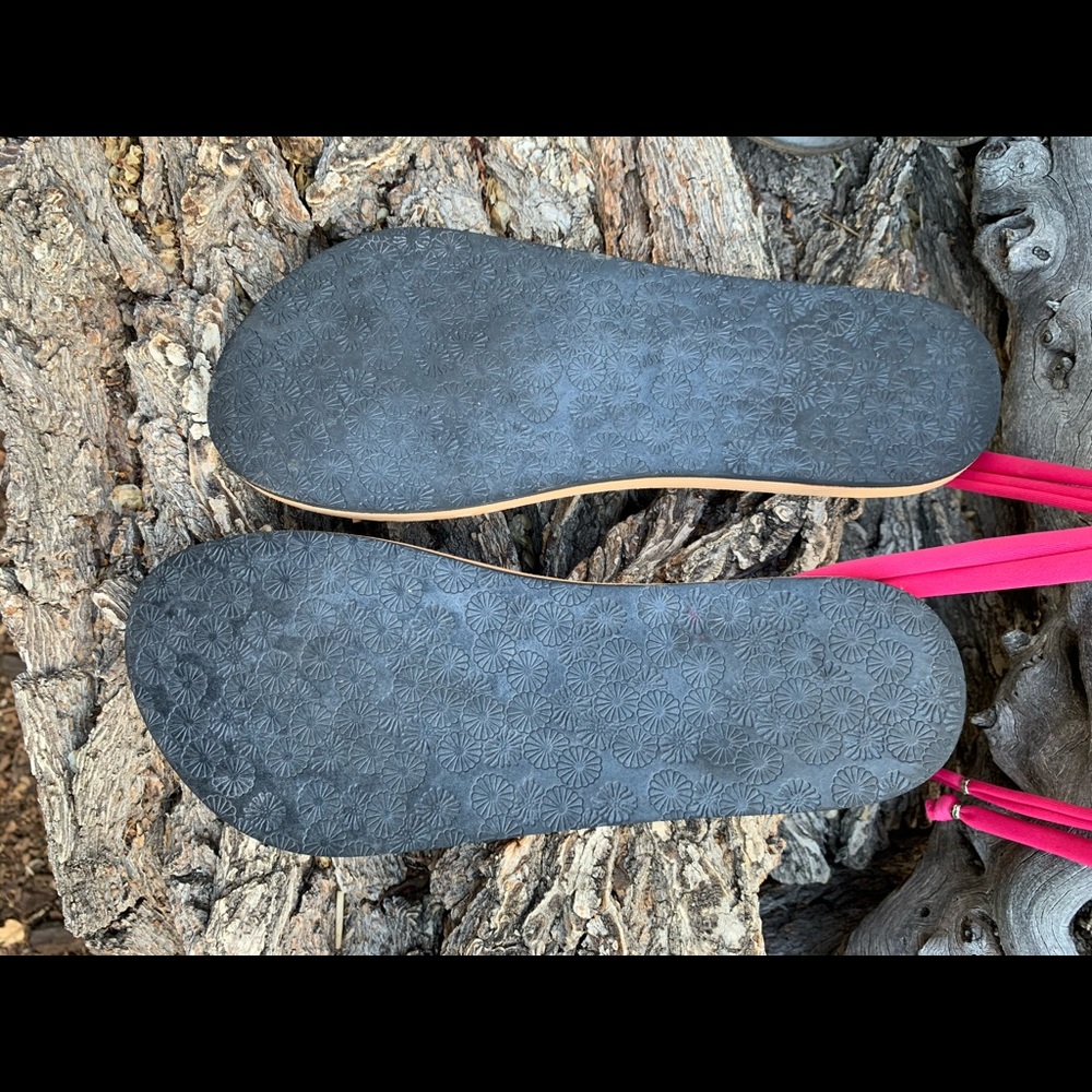Sunsmiles Wood Grain Print Gladiator Sandals. - Picture 4 of 5